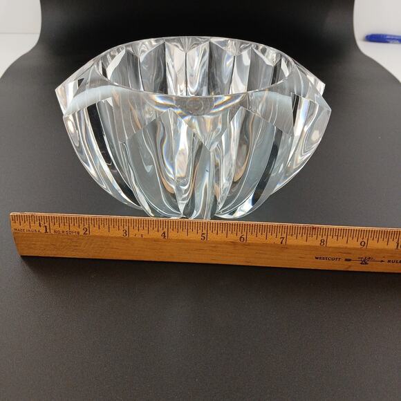 Vintage Clear Acrylic Starburst Serving Bowl Candy Dish 6.5" Table Centerpiece - Picture 6 of 6